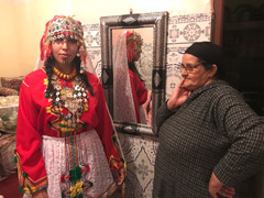 v&ecirc;tements traditionels