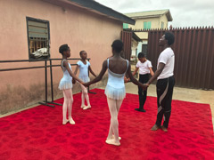 Une école de ballet gratuite au Nigeria