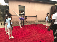 Une école de ballet gratuite au Nigeria